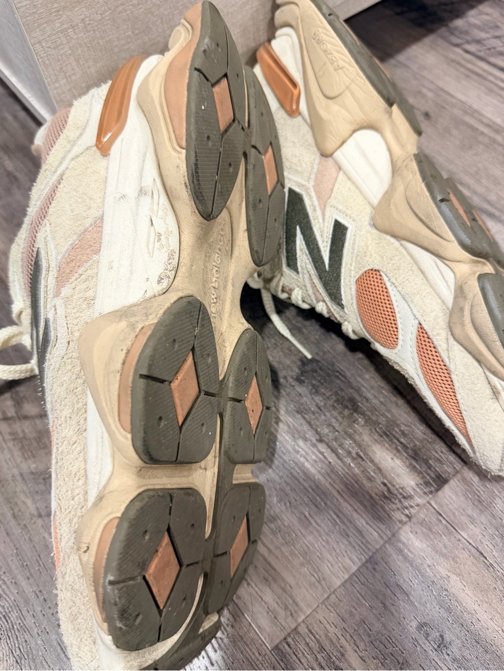 2025 Foot Locker Exclusive New Balance 9060 - Picture 7 of 8